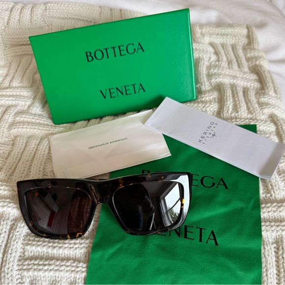 Bottega Veneta Triangle 57mm Rectangular Sunglasses - Picture 2 of 3